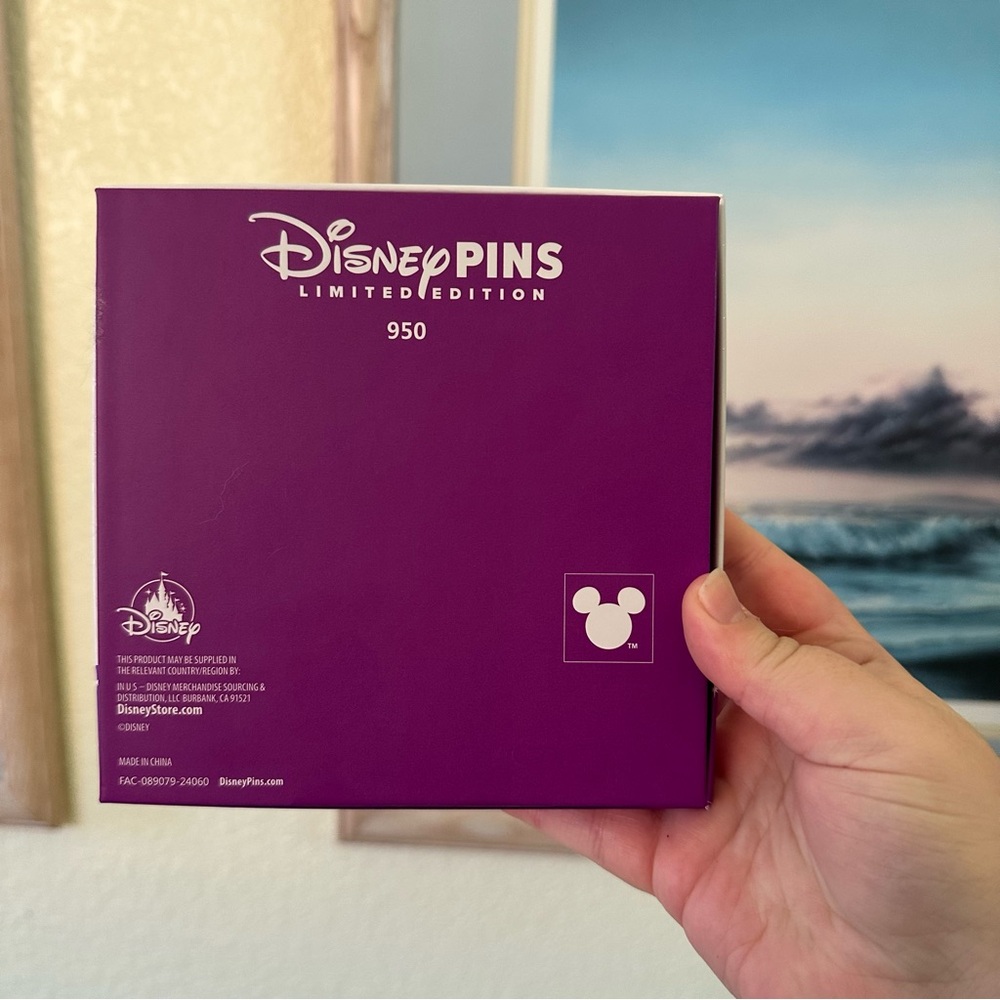Disney Limited Edition D23 Sebastian zoom - Picture 2 of 2
